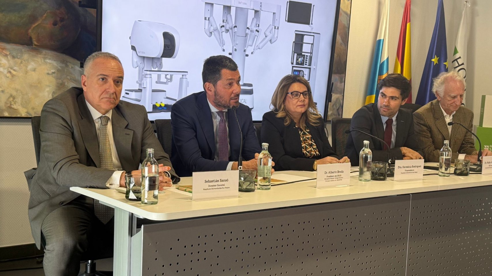 Foto adjunta de izquierda a derecha:&nbsp;Sebasti&aacute;n Sans&oacute;, Dr. Alberto Breda, Doctora Herminia Rodr&iacute;guez, Dr. Pablo Ju&aacute;rez del Dago y Richard Gast&oacute;n.