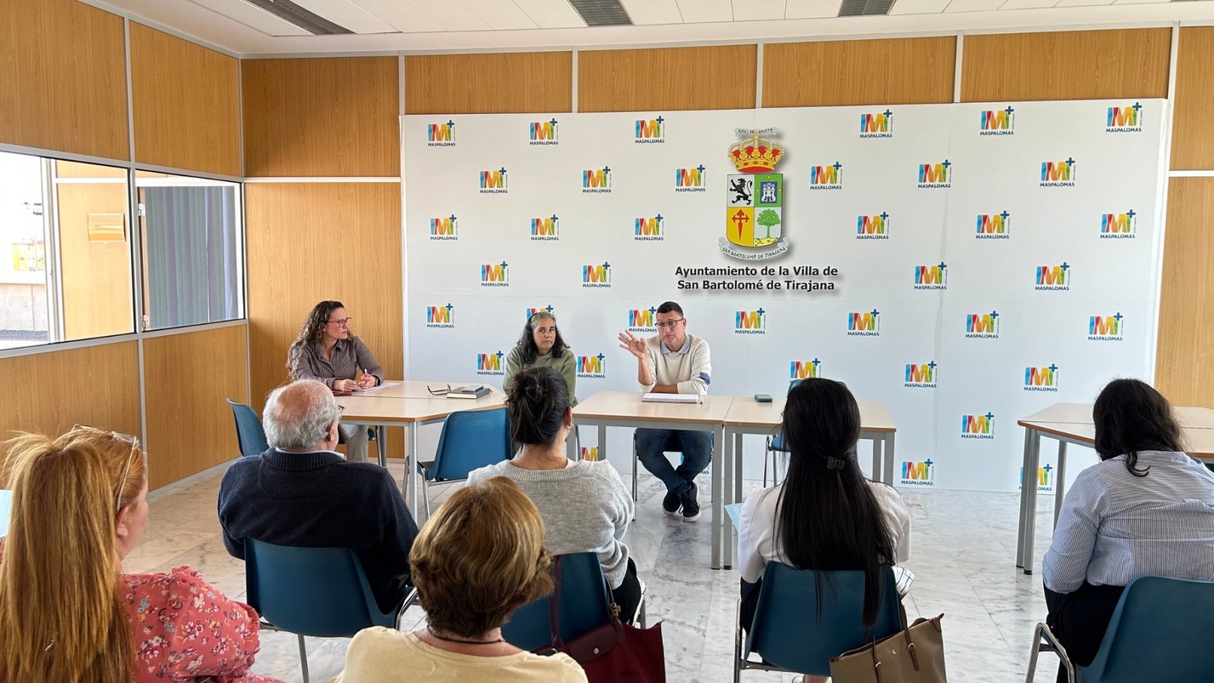 San Bartolomé de Tirajana facilita la inserción laboral de 65 personas vulnerables a través de programas sociales y empresariales