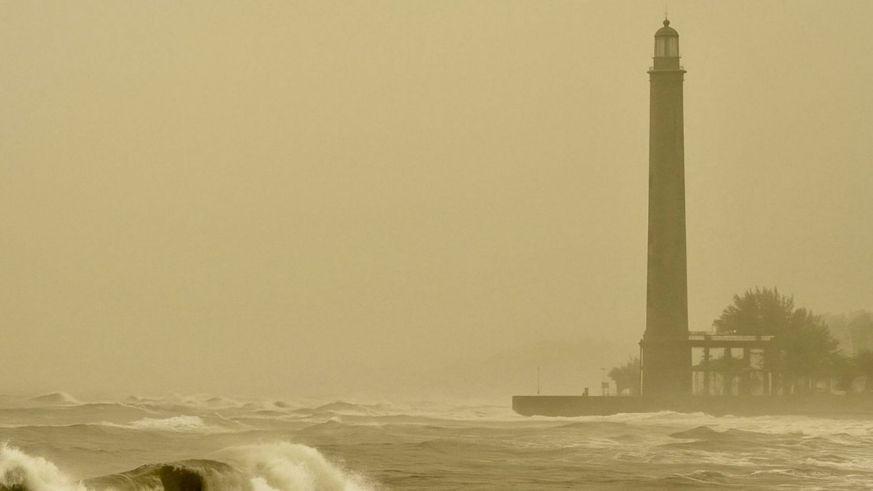 ¿Por qué la calima del sur de Gran Canaria es radiactiva? El rastro de Chernóbil y la bomba atómica francesa en el polvo del Sáhara