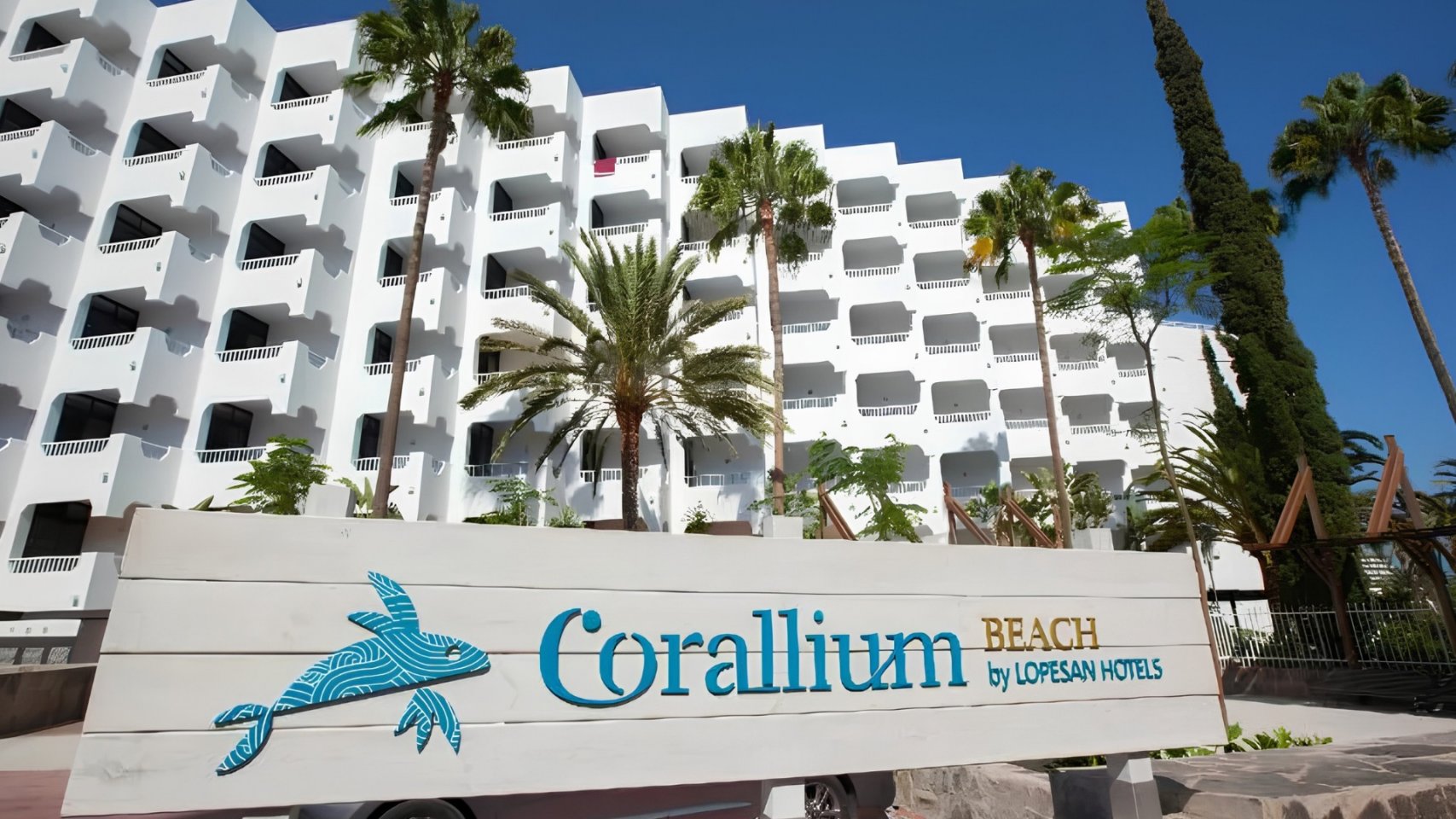 Blackstone garantiza a Lopesan la gestión del hotel Corallium en sur de Gran Canaria tras venderlo a Calena