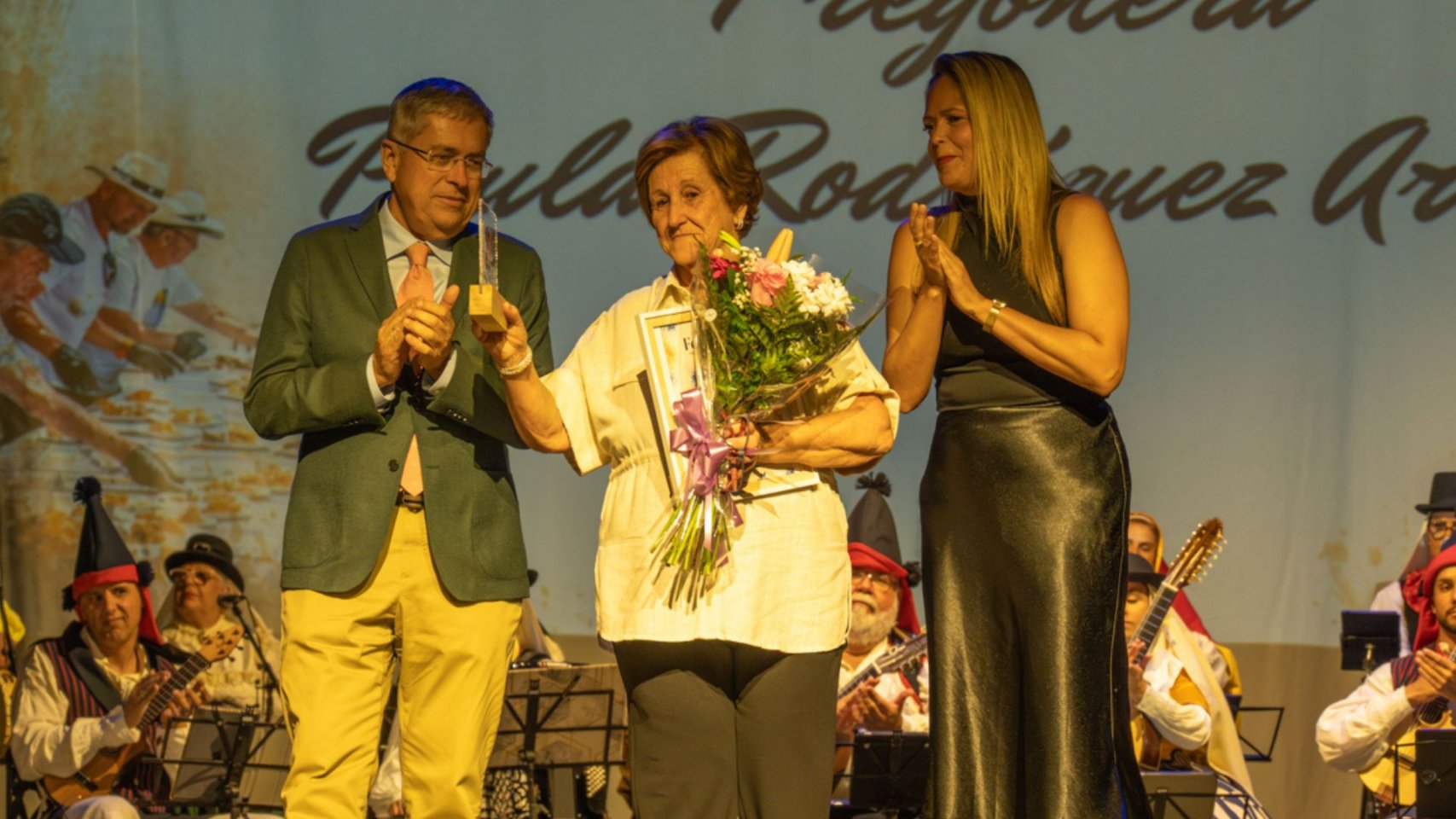 Paula Rodríguez emociona a San Fernando con un pregón lleno de memoria, raíces y amor por Maspalomas