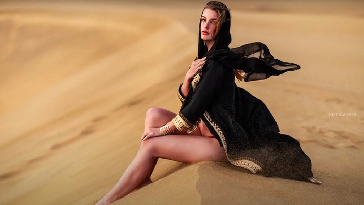 Modelo en Las Dunas de Maspalomas - Gran Canaria