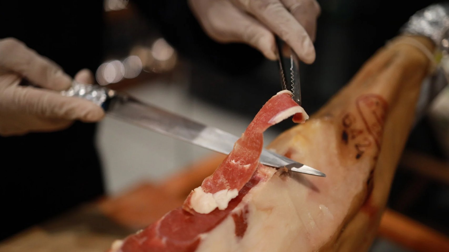 Geovany Almanza enseñará las claves del corte de jamón en la Universidad de Verano de Maspalomas