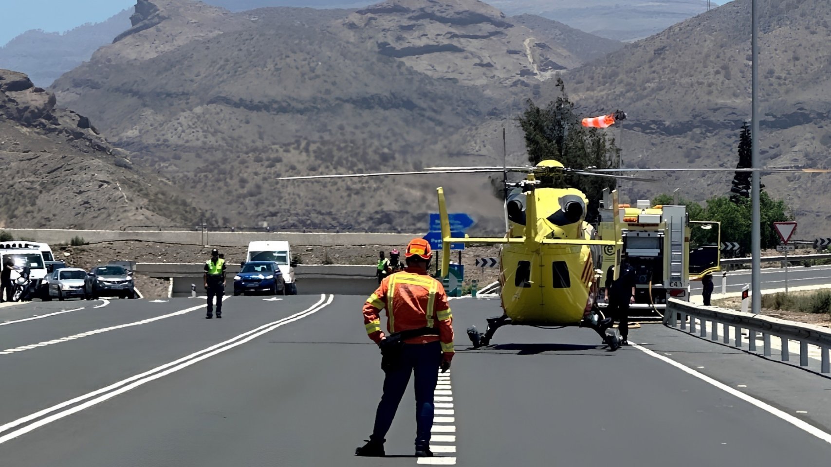 Evacuado en helicóptero un motorista tras sufrir una grave caída en el acceso a la GC-1 desde Mogán