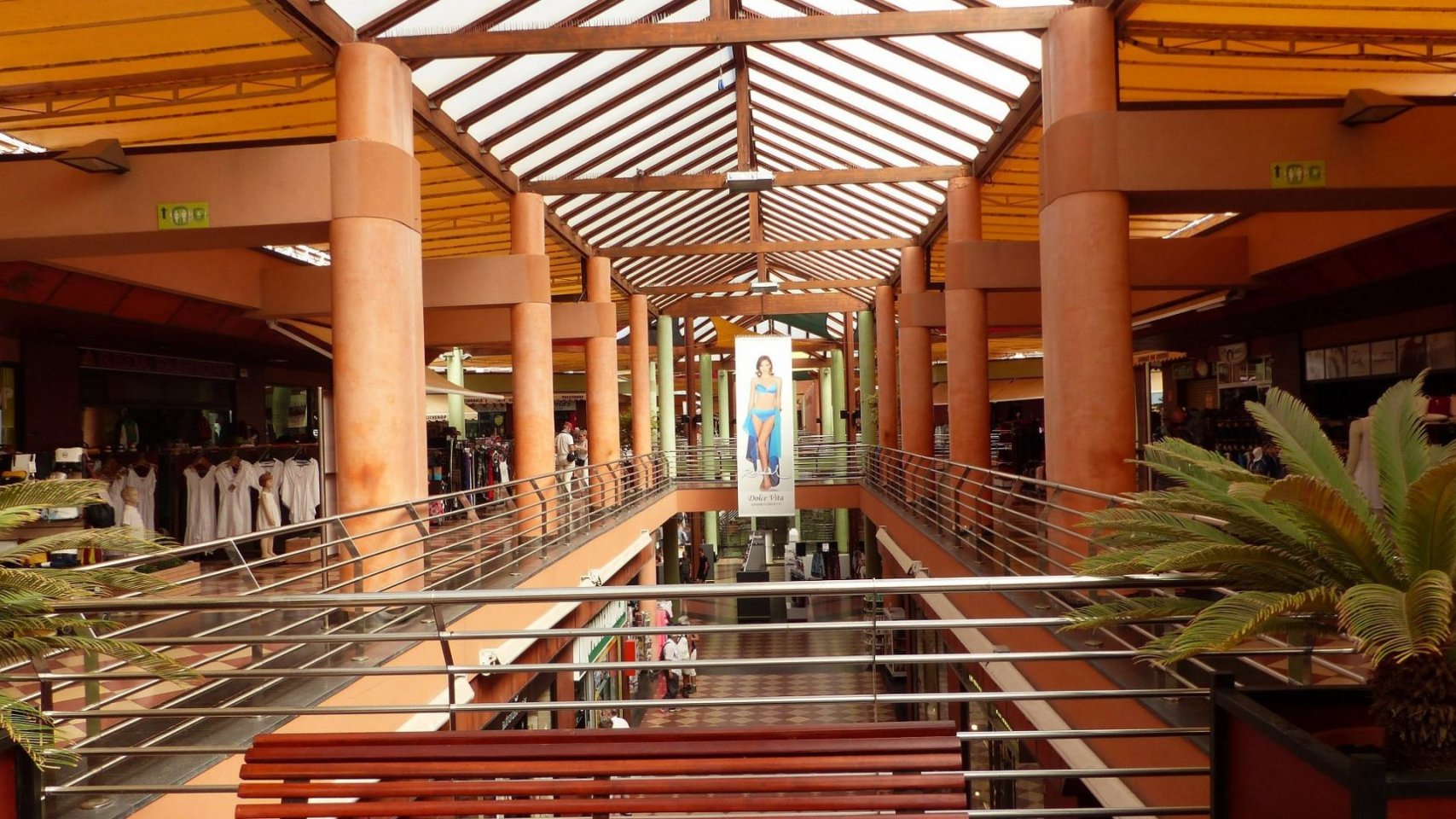Un peatón pierde un juicio en Maspalomas: la acera de un centro comercial era 