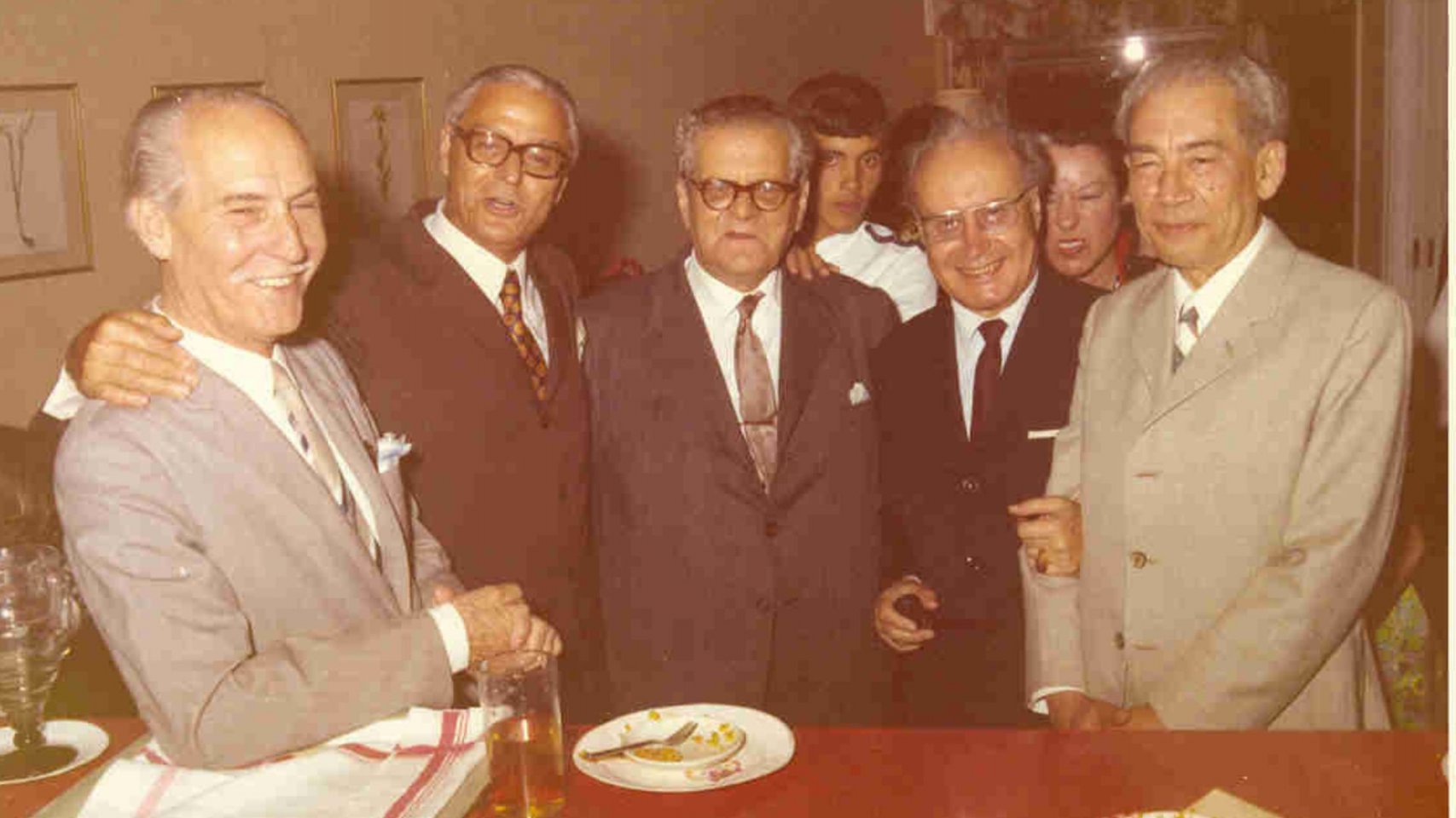 Domingo Pérez Minik, E. Westerdahl, Pedro Perdomo Acedo y Pedro García Cabrera entre otros