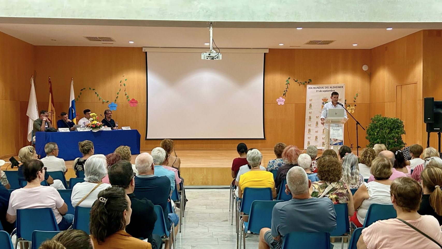 Las familias encuentran en las jornadas sobre Alzheimer de la Concejalía del Mayor las claves para afrontar el desgaste de cuidar
