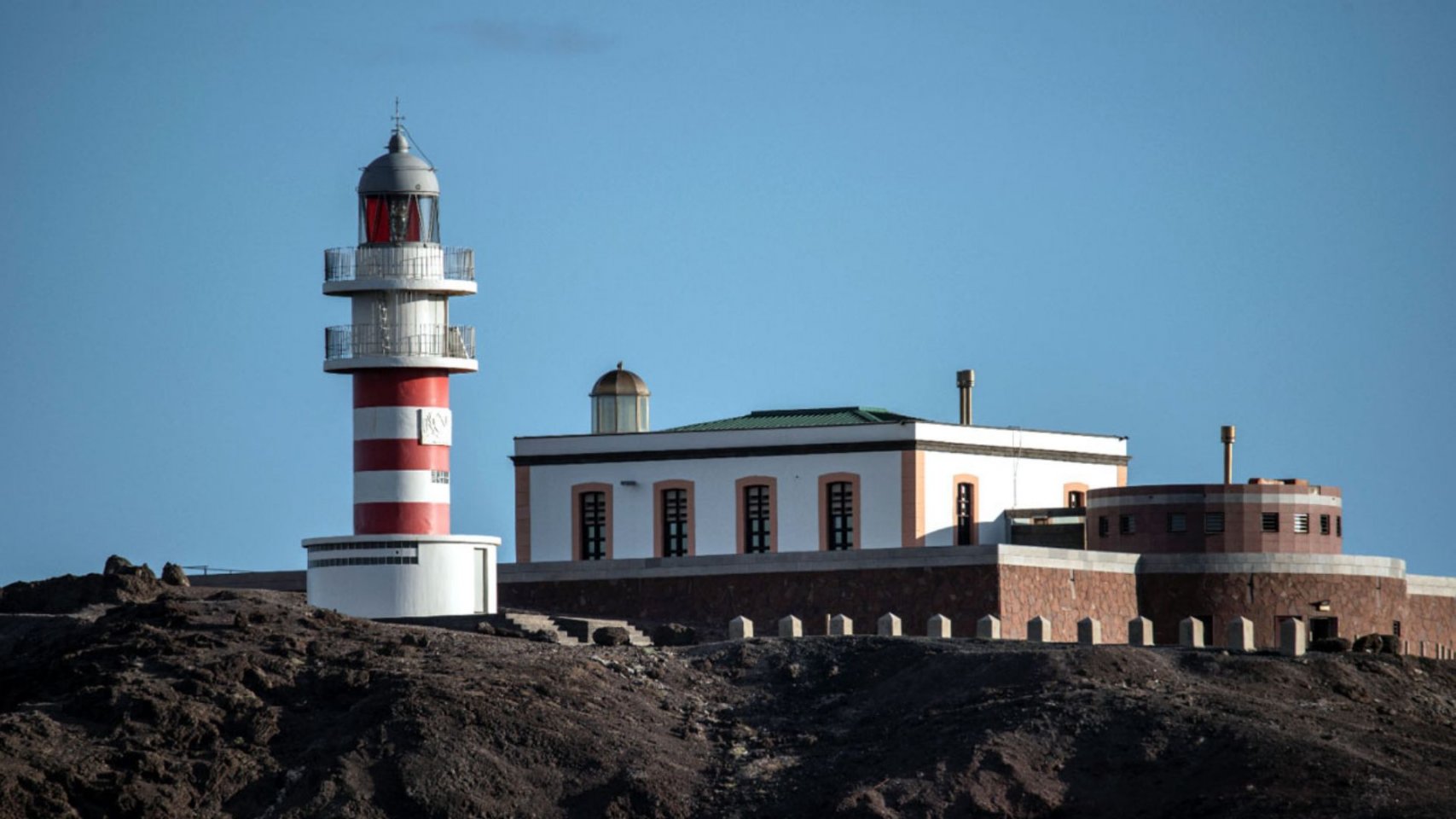 Rehabilitation of the Arinaga Lighthouse: Las Palmas puts out to tender the works against marine erosion in Gran Canaria