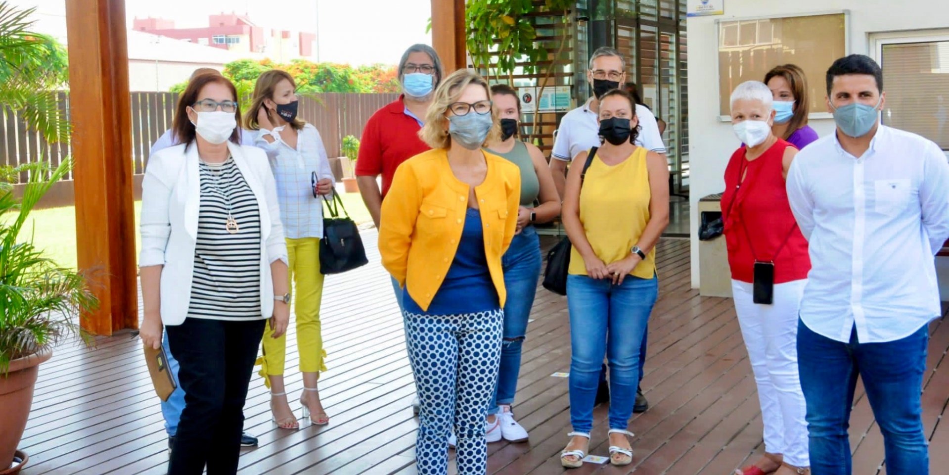 Narváez (PSOE), en el centro, junto a Inés Rodríguez (Cs) y Samuel Henríquez (NC), y concejales del grupo de gobierno