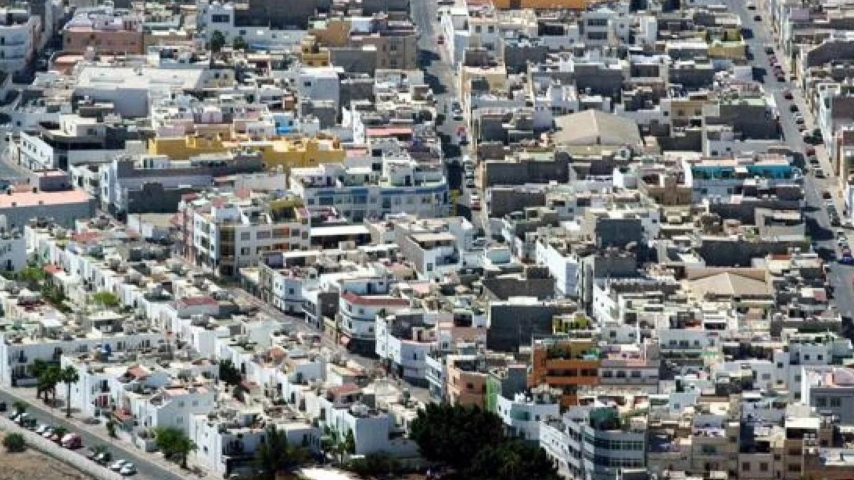 Las Palmas obvia al sur de Gran Canaria y da luz verde a los 14 postes de línea eléctrica entre Santa Águeda y El Tablero