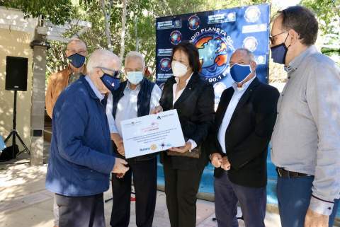 Donación de la Comunidad Educativa Arenas  a los Rotarios de Maspalomas